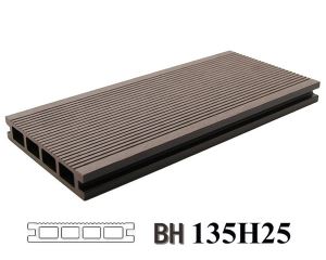 Premier ordre WPC creux 135x25MM de plancher de bois en plein air A